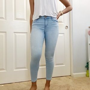Super Skinny Light Washed Jeans